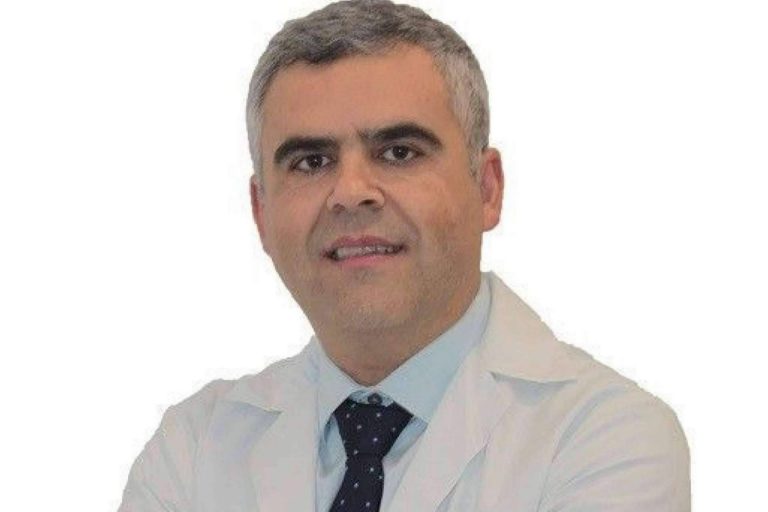 Dr. Afonso Junior ofrece una primera cita online gratuita para realizar la Técnica Progresiva Capilar