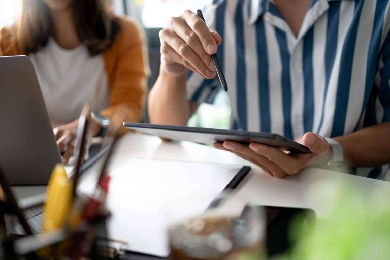 Agencia de marketing online para startups con mirada sostenible, por Clover