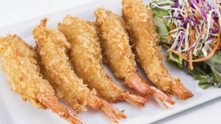 Langostinos rebozados: el truco para que estén crujientes y en su punto