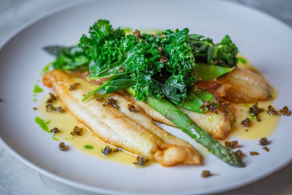 Si lo usa Arguiñano es por algo: 8 beneficios desconocidos del perejil 