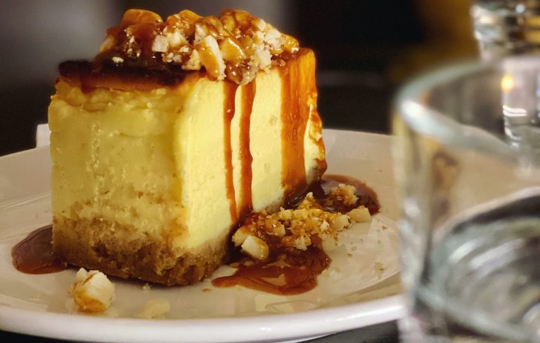 Tarta de turrón: cómo hacerla en casa para la comida de Navidad