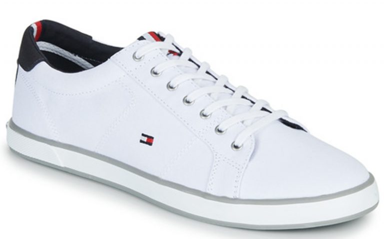 Las zapatillas básicas para hombre de Tommy Hilfiger que están tiradas de precio en Amazon y más