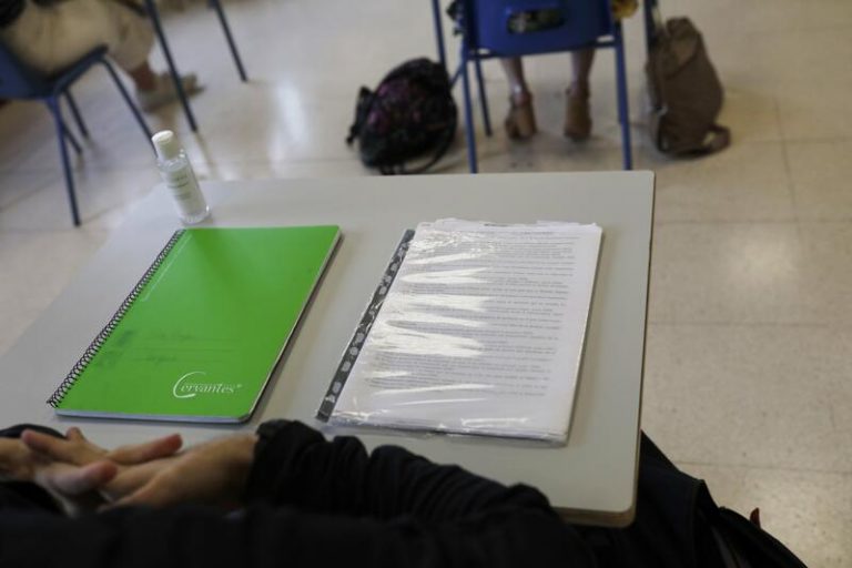Gobierno, CC.AA y comunidad educativa se inclinan por no retrasar la 'vuelta al cole' tras la Navidad