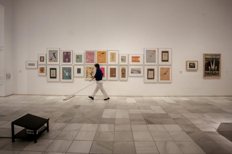 El Museo Reina Sofía incrementa de 10 a 12 euros el precio de la entrada individual