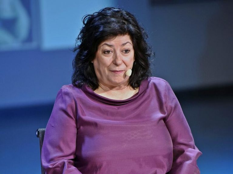 Diputados de PSOE y UP censuran a Almeida por decir que Almudena Grandes no merece ser hija predilecta de Madrid