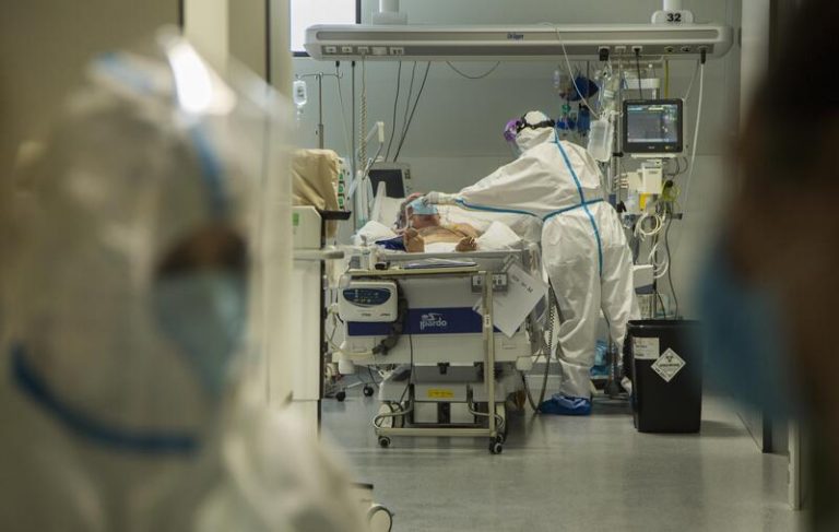 Cantabria suma dos muertes, mil casos y quince hospitalizados Covid en un día