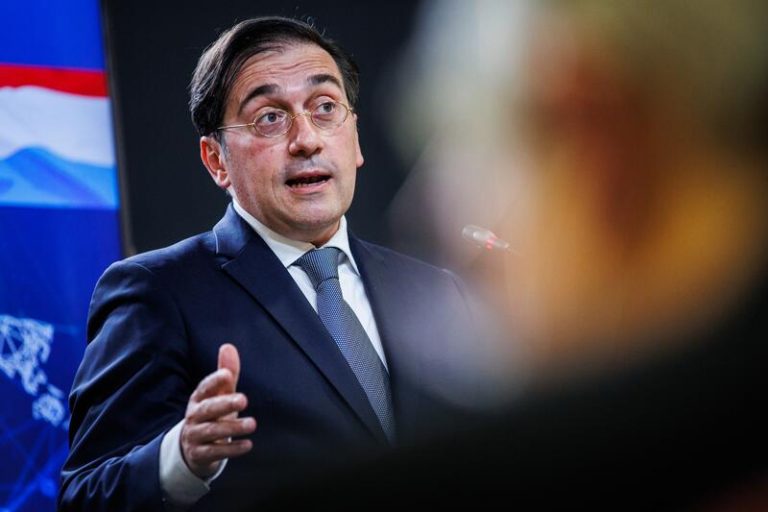 Exteriores busca nueva empresa para mantener externalizada la tramitación de visados