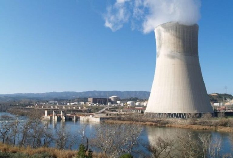 Ecologistas: La CE de que pierde credibilidad con su propuesta de declarar verde la nuclear y el gas