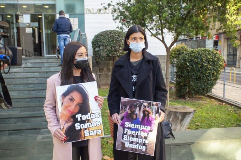 El médico de la fallecida tras una lipoescultura defiende que el trabajo estuvo 