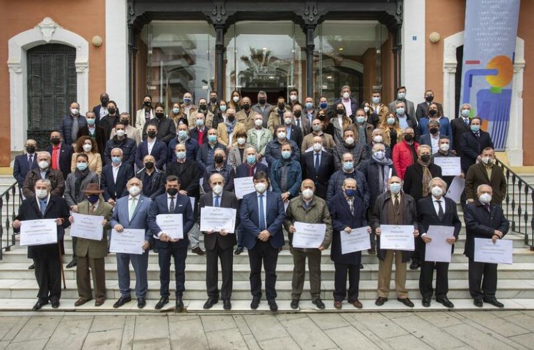 Huelva homenajea a todos los que 