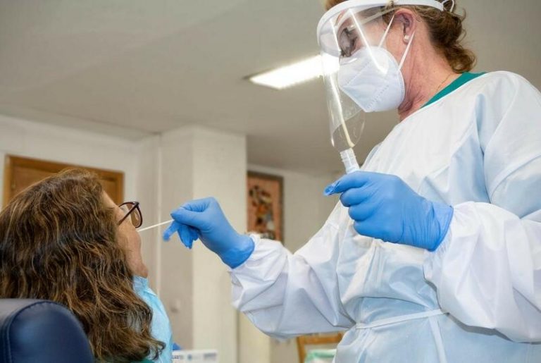 Castilla-La Mancha registra 4.431 nuevos casos y 7 muertes en las últimas 24 horas