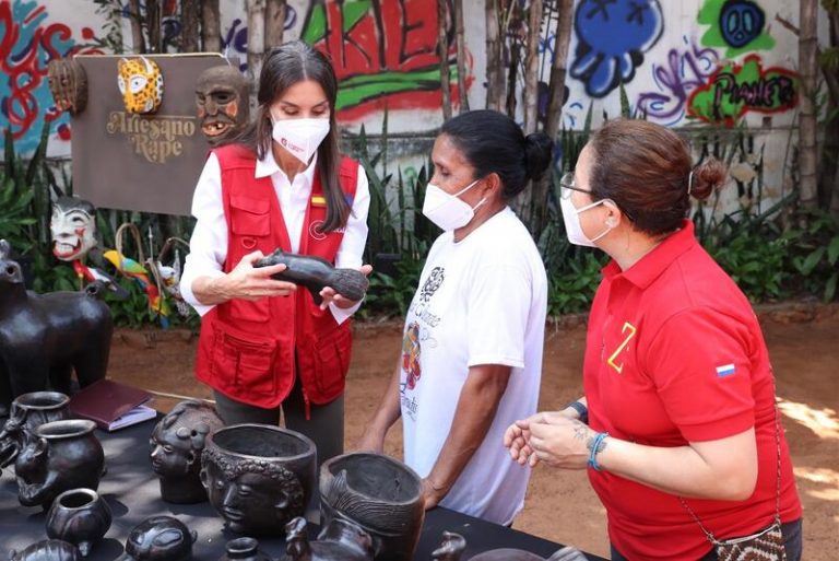 El Gobierno evita aclarar el coste del viaje de la Reina Letizia a Paraguay