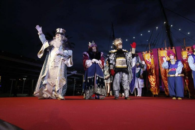 Los Reyes Magos desfilan por Palma en una Cabalgata con un recorrido más amplio para evitar aglomeraciones