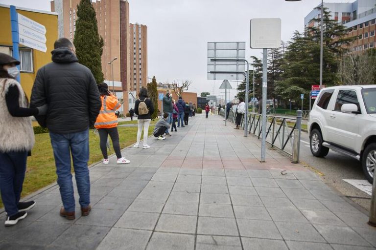 España suma 137.180 casos, 148 muertes por COVID-19 y la incidencia alcanza los 2.574 puntos