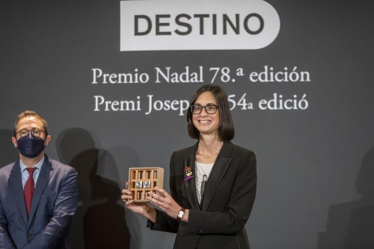 La periodista Inés Martín Rodrigo gana el Premio Nadal de novela con 'Las formas del querer'
