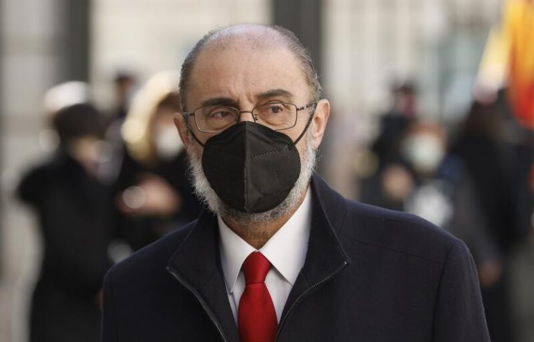 Lambán dice que las palabras de Garzón sobre la ganadería no representan 