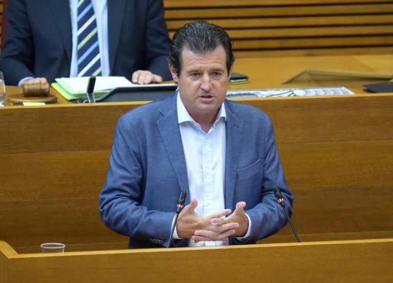 Císcar anuncia su renuncia al acta tras 22 años en la política para ejercer la abogacía