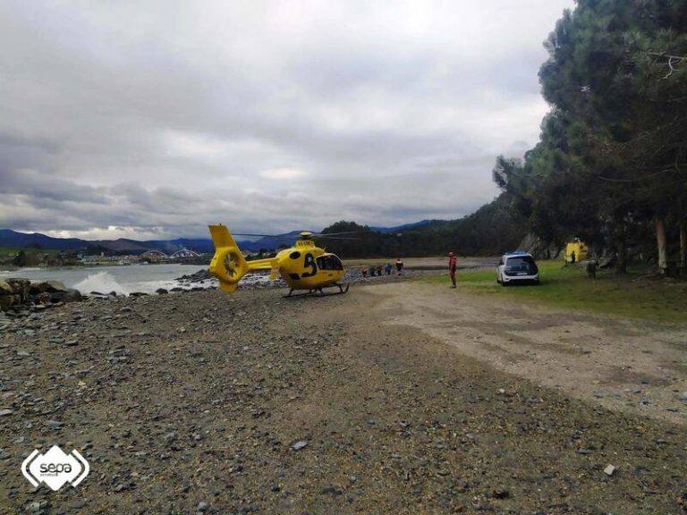 Fallece un hombre ahogado en la playa de Los Foxos, en Coaña