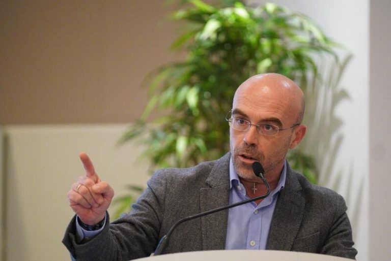 Vox presentará mociones en los ayuntamientos en apoyo al sector ganadero y de rechazo a las críticas de Garzón