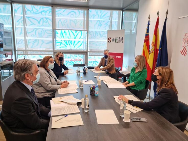 Valencia traslada a Fiscalía las amenazas recibidas por locales que piden el pasaporte covid