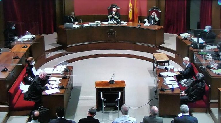 Fiscalía mantiene que exdirectivos de Agencia Catalana del Agua acordaron contratos antes de licitar y ellos lo niegan