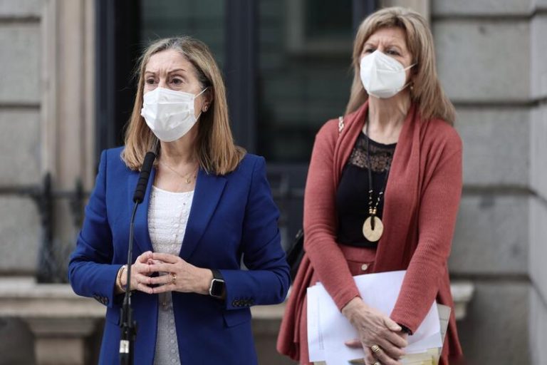 Ana Pastor acusa a Sánchez de llegar 