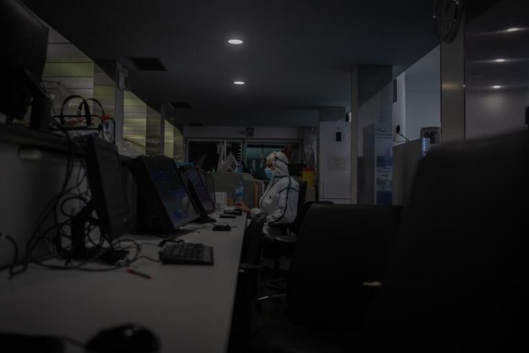 Cataluña registra 89 muertes y más de 43.000 contagios en las últimas 24 horas