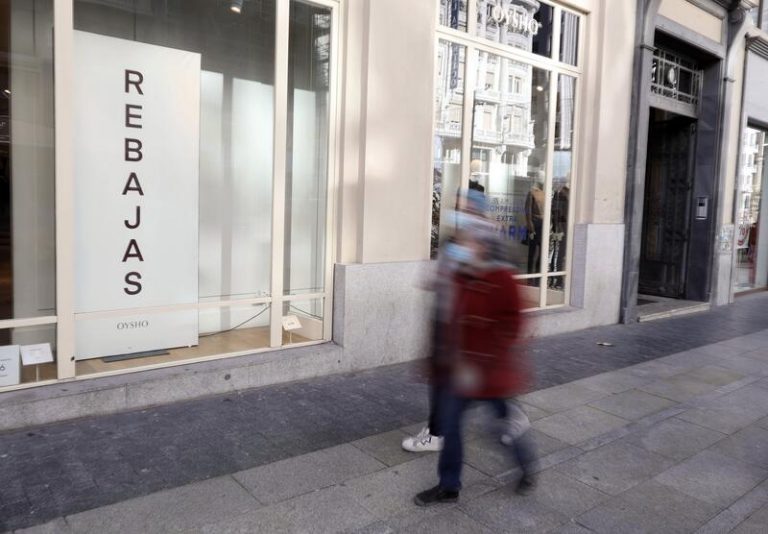 Los españoles gastarán 108 euros de media en las rebajas