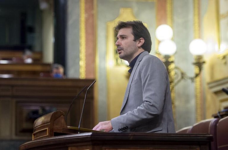 Podemos critica al PSOE por no frenar en el Congreso iniciativas contra Garzón
