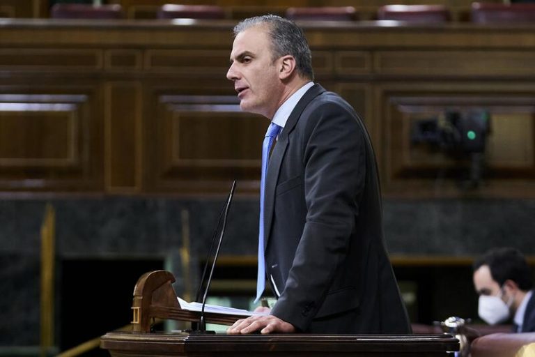 El fiscal del Constitucional solicita la admisión del recurso de amparo de las Trece Rosas contra Ortega Smith