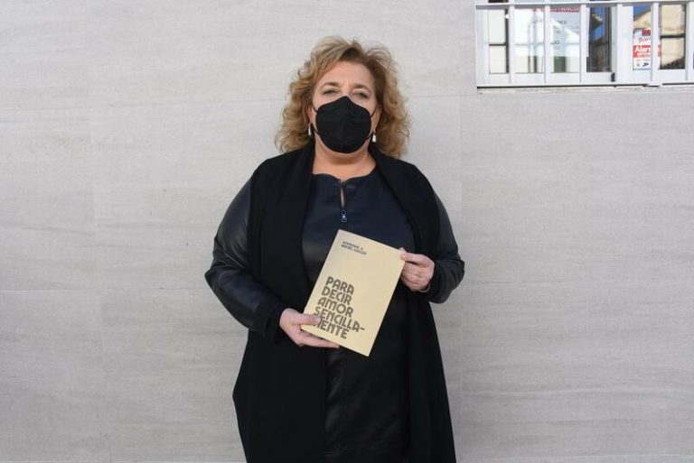 Más de cien poetas rinden homenaje a Rafael Guillén en la antología 'Para decir amor, sencillamente'