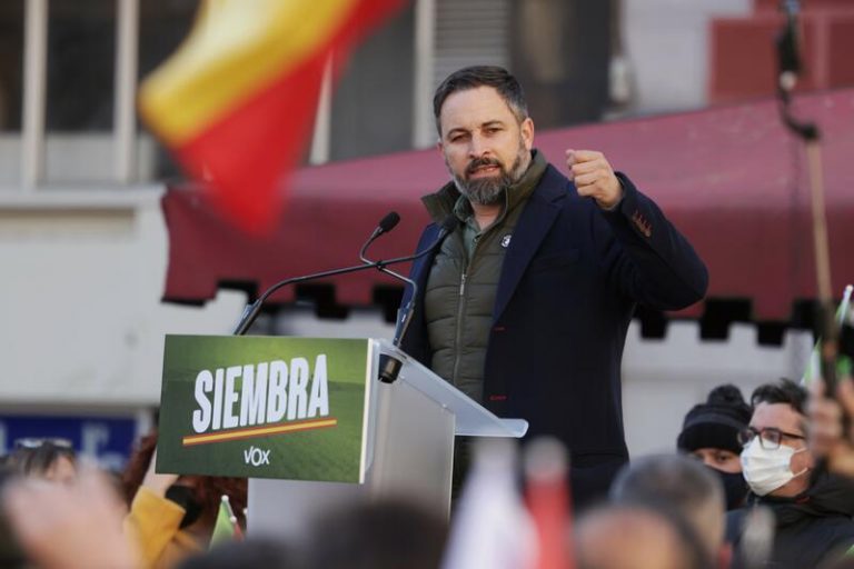 Abascal acusa al PP de parecerse 