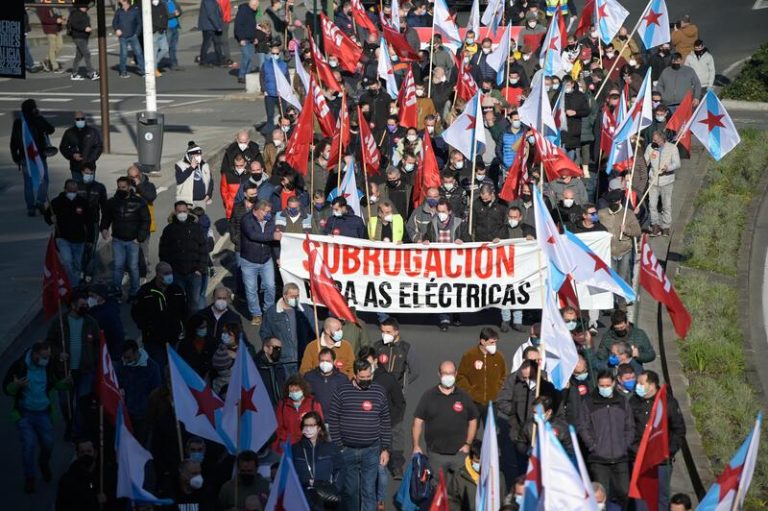 Los trabajadores del metal se manifiestan en A Coruña por un convenio laboral 