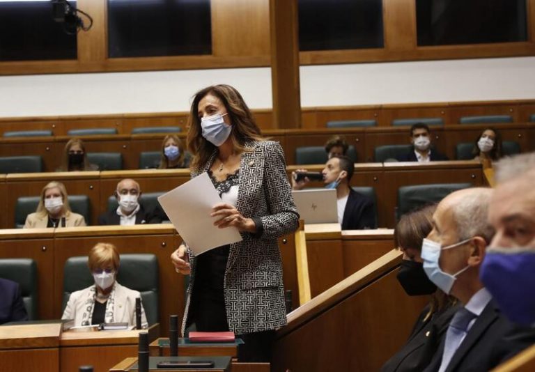 Isabel Rodríguez se compromete con el Gobierno Vasco al traspaso del IMV con carácter indefinido