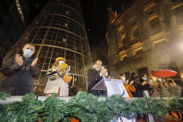 Vigo apaga su Navidad con la idea de trabajar en las próximas para que sean mejores