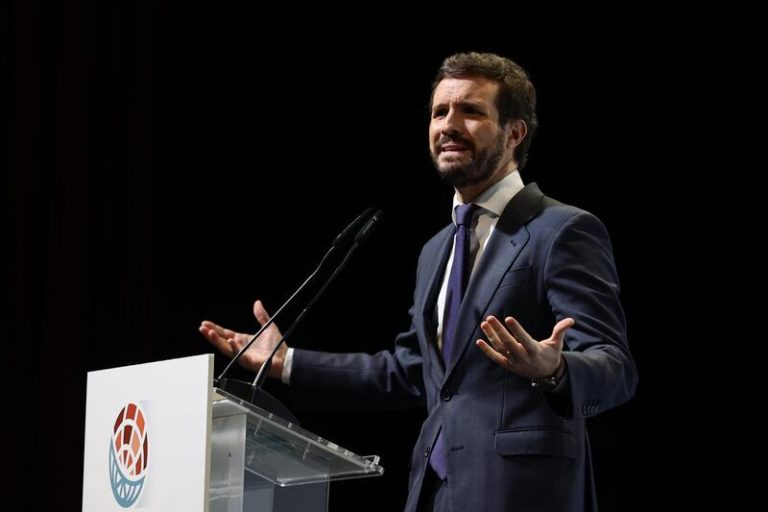 Casado carga contra Sánchez por la Ley de Vivienda y por querer subir cotizaciones a los autónomos