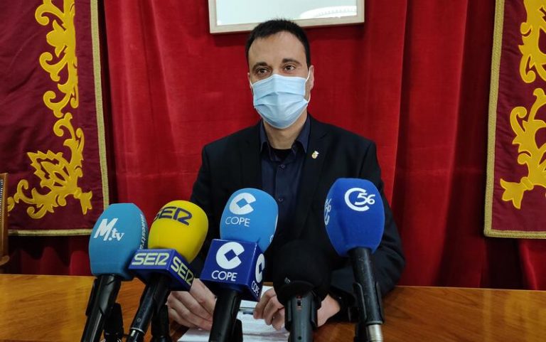 Dimite el edil de Vinaròs que regaló una caja con vísceras de 'amigo invisible'