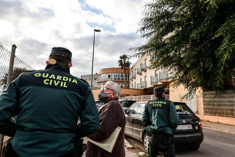 La Guardia Civil apunta a una regleta como origen del fuego en la residencia de Moncada