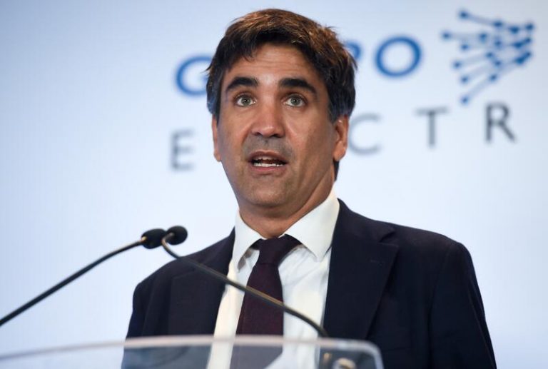 Economía avanza que el déficit habría cerrado 2021 por debajo del 8,4% previsto