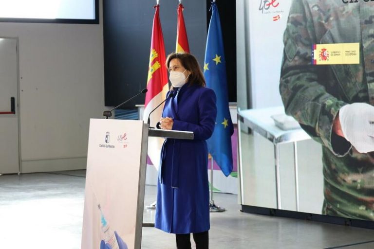 Robles destaca que el Ejército ya ha vacunado a 140.000 personas en 12 días