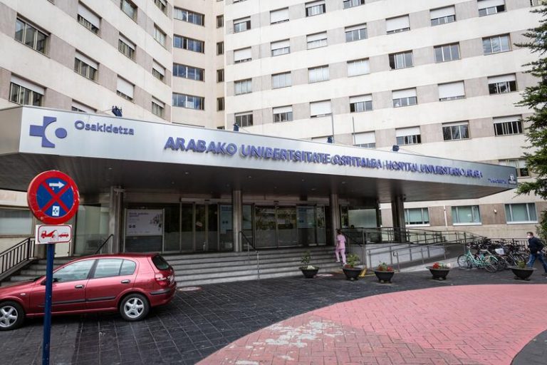 Euskadi mantiene una tasa de IA superior a 5.000 casos con 840 personas hospitalizadas