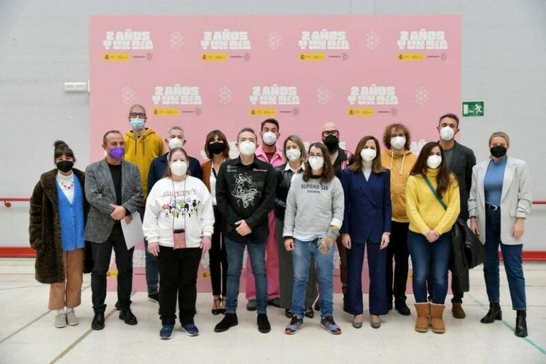 Personas con discapacidad de un centro del Imserso participan en la grabación de una serie en Madrid