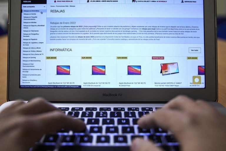 Bruselas advierte de la falta de fiabilidad de las reseñas en más de la mitad de las páginas webs