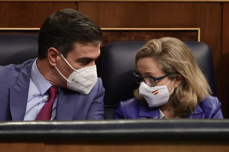 España, segundo mayor déficit (-7,3%) y cuarta mayor deuda (121,8%) de la UE