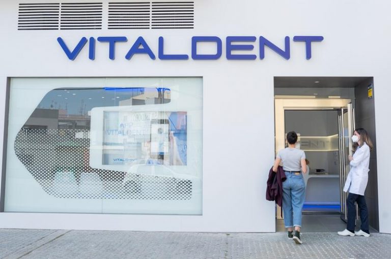 Piden 4 años de cárcel para el exadministrador de Vitaldent por falsificar títulos a alumnos
