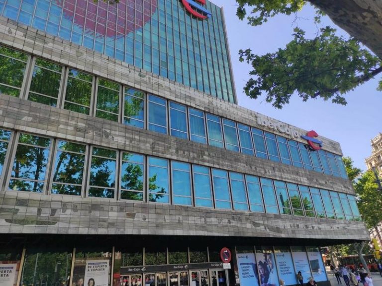 CCOO y UGT apoyan la salida a bolsa de Ibercaja pero estarán 