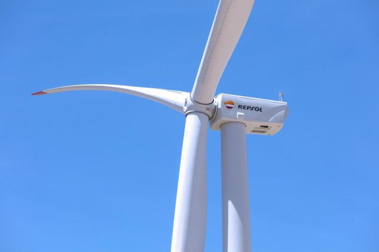 Repsol ampliará su expansión internacional en renovables con su desembarco en Italia antes de 2025