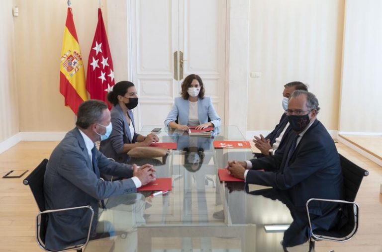 Ayuso se reúne con la oposición, que le pedirá explicaciones sobre el caso de las menores tuteladas