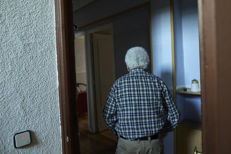 La CEAFA, preocupada por las consecuencias del uso de sujeciones en residencias de mayores