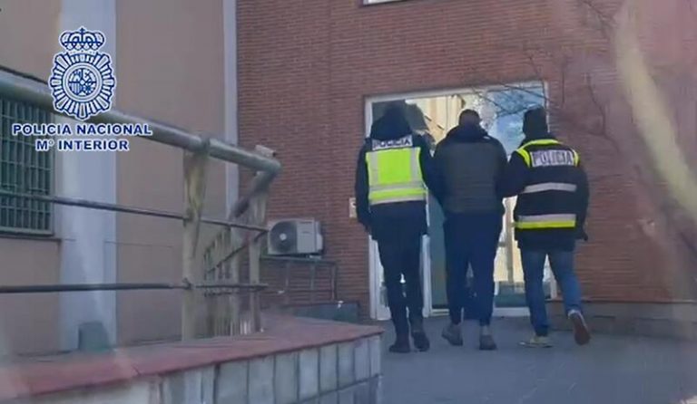 Desarticulada una red que vendió pasaportes Covid y PCR falsos a 1.600 personas